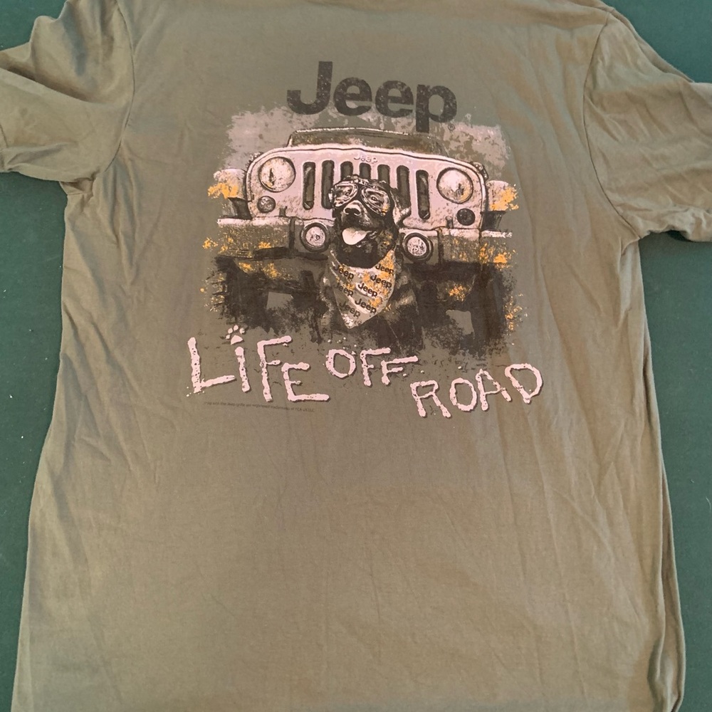 Mens XL Jeep shirt! Featuring a good boy lab on the back